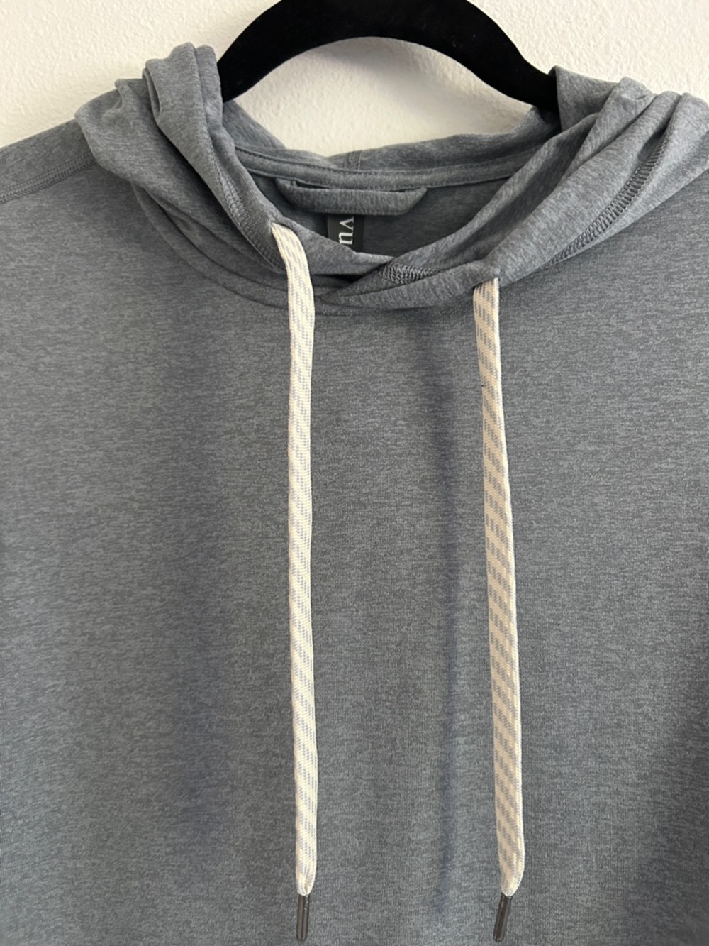 Vuori Halo Essential Hoodie Women’s Blue Grey Dream Knit Pullover XS - Picture 3 of 6